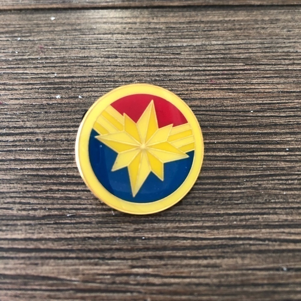 Disney Official Trading Pin: Marvel: Captain Marvel Limited Edition 1/500